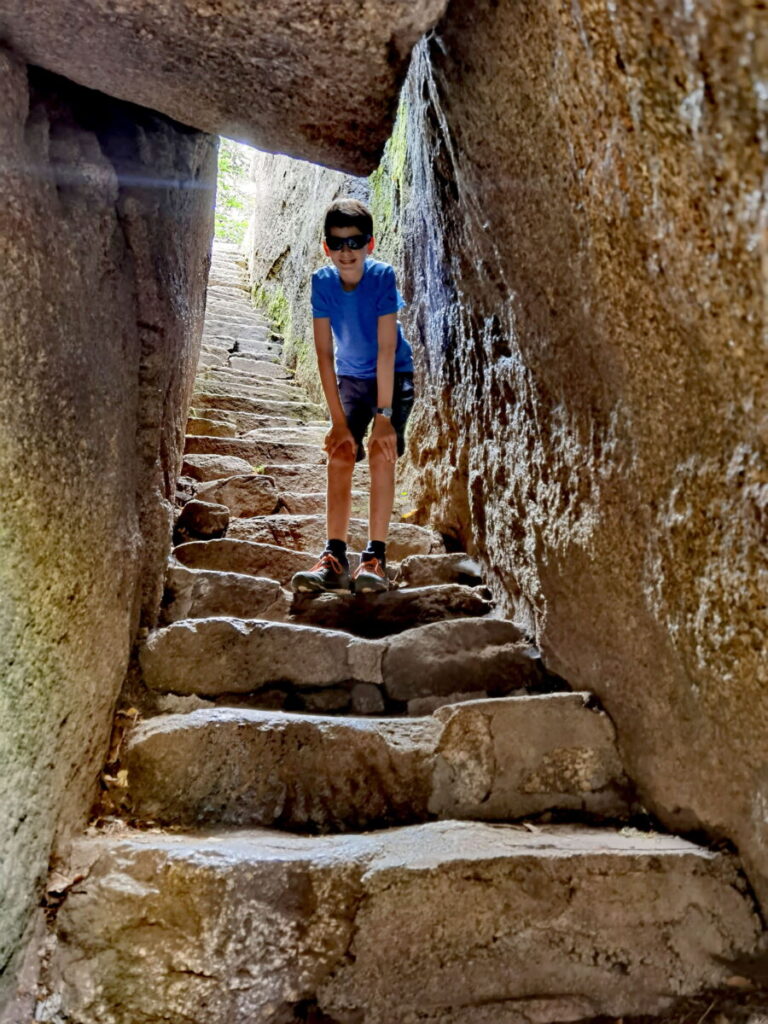 Spannende Wanderung durch das Felsenlabyrinth