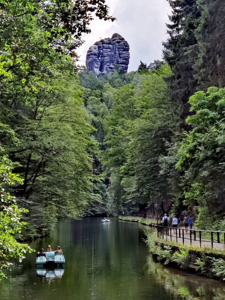 Der Amselgrund mit dem Amselsee, unterhalb der Schwedenlöcher